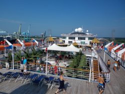 Carnival Fascination Resort-Style Pool picture