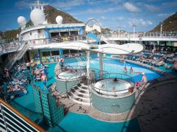 Jewel of the Seas Main Pool picture
