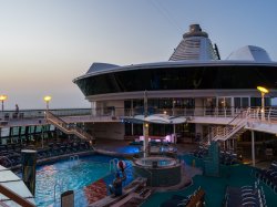 Jewel of the Seas Main Pool picture