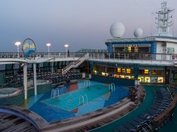 Jewel of the Seas Main Pool picture