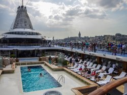 Oceania Riviera Pool picture
