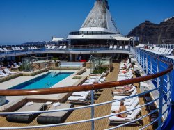 Oceania Riviera Pool picture