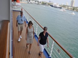 Star Princess II Exterior Promenade picture