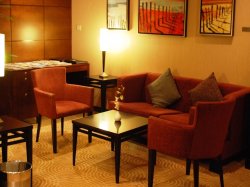 Queen Mary Concierge Lounge picture