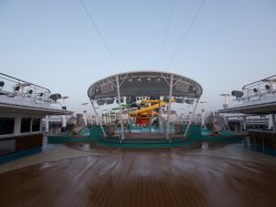 Norwegian Epic Waves Pool Bar picture