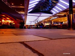 Allure of the Seas Royal Promenade picture