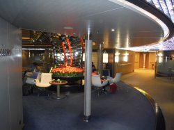 Nieuw Amsterdam Atrium picture Uploaded in 2016 Photo courtesy of Don Walton. Nieuw Amsterdam Atrium picture