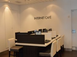 Norwegian Dawn Internet Cafe picture