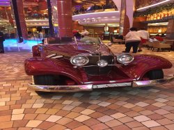 Allure of the Seas Royal Promenade picture