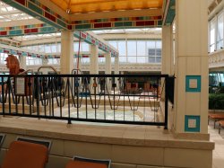 Vision of the Seas Solarium picture Uploaded in 2017 Photo courtesy of Gerald Grewe. Vision of the Seas Solarium picture