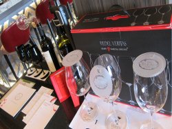 Norwegian Dawn Cellars Wine Bar picture