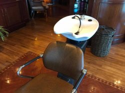 Regatta Styling Salon picture