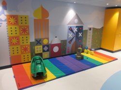 Disney Wonder Oceaneer Club picture