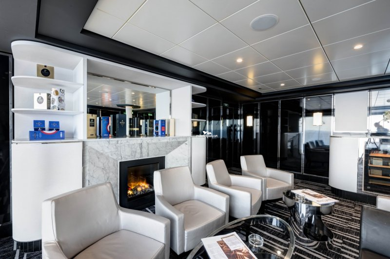 msc yacht club smoking area