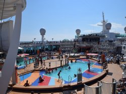 Liberty of the Seas Main Pool picture Uploaded in 2017 Photo courtesy of Gary Rose. Liberty of the Seas Main Pool picture