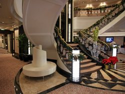 Oceania Riviera Atrium picture