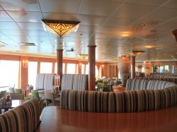 Norwegian Pearl Garden Cafe picture