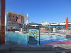 Independence of the Seas Pool picture Uploaded in 2018 Photo courtesy of sissyfromcab. Independence of the Seas Pool picture