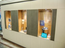 Rhapsody of the Seas Centrum Shops picture