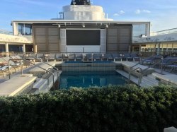 Viking Sky Pool picture